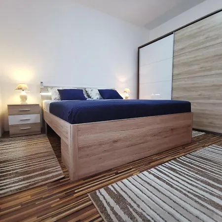 Luxury Rooftop With Terrace And Jacuzzi Appartamento *