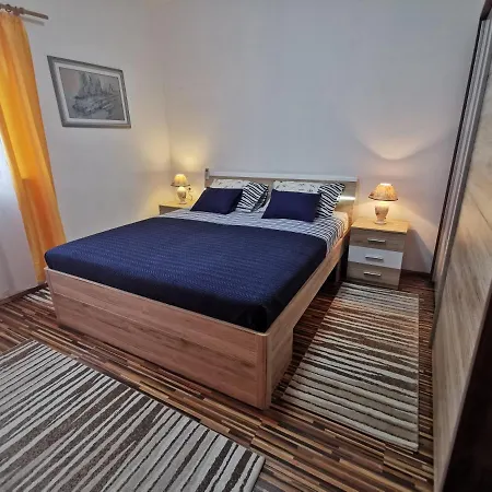 Luxury Rooftop With Terrace And Jacuzzi Appartamento *