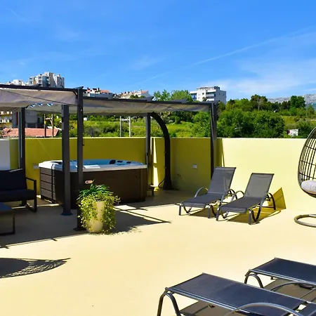 Apartment Luxury Rooftop With Terrace And Jacuzzi Split